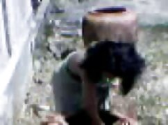 İki kız amatör gizli sevişme ve çok şanslı bir adam.