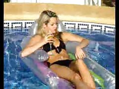 Olgun ergen gizli amatör türk bir adamın penisini emiyor,